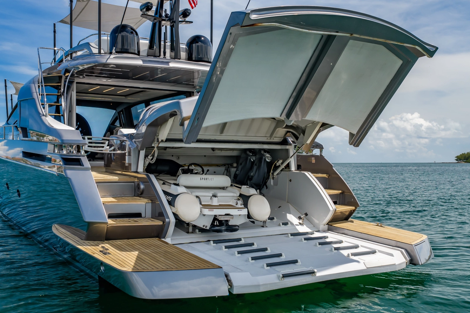 2019 Pershing 8X
