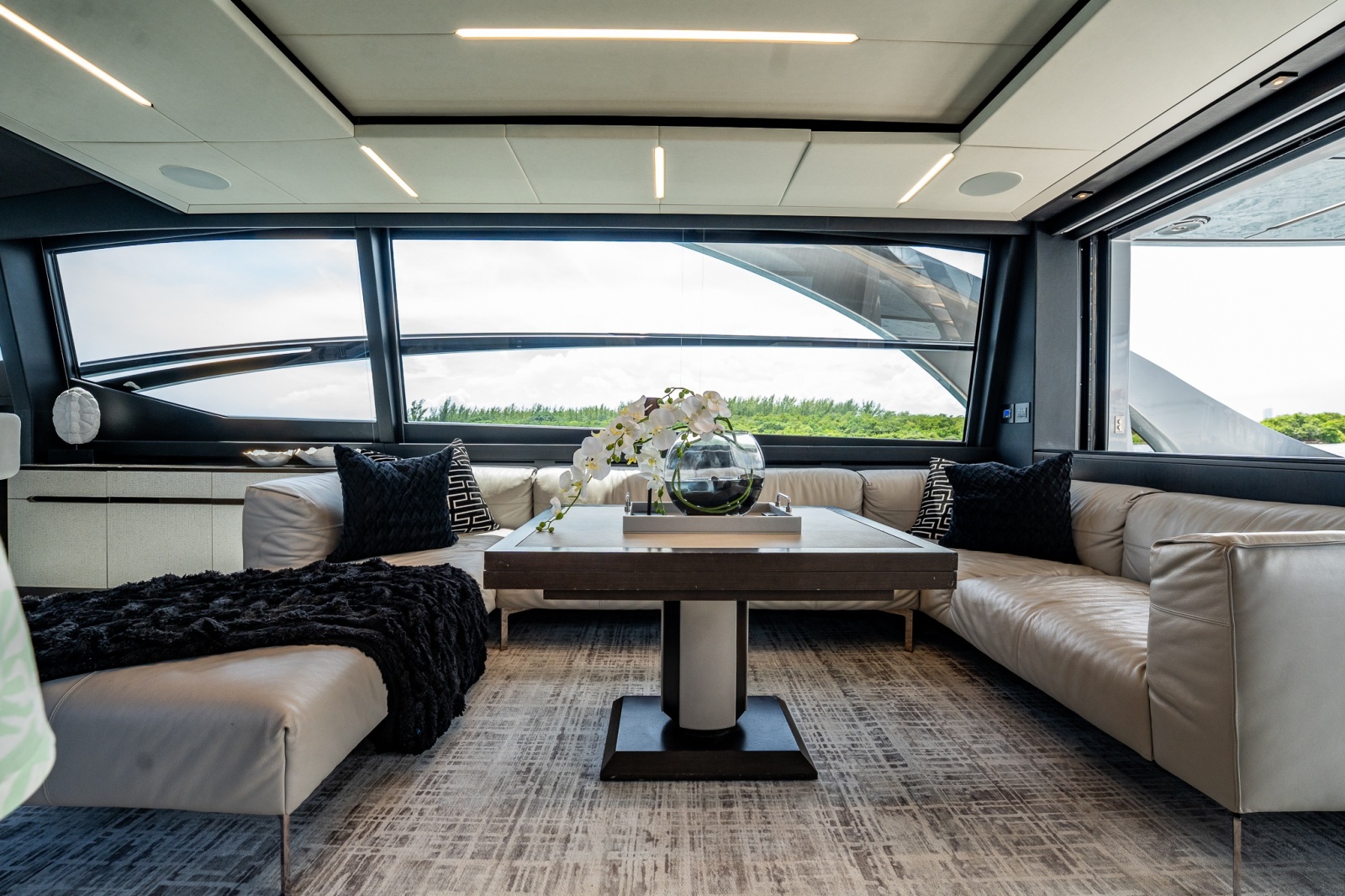 2019 Pershing 8X