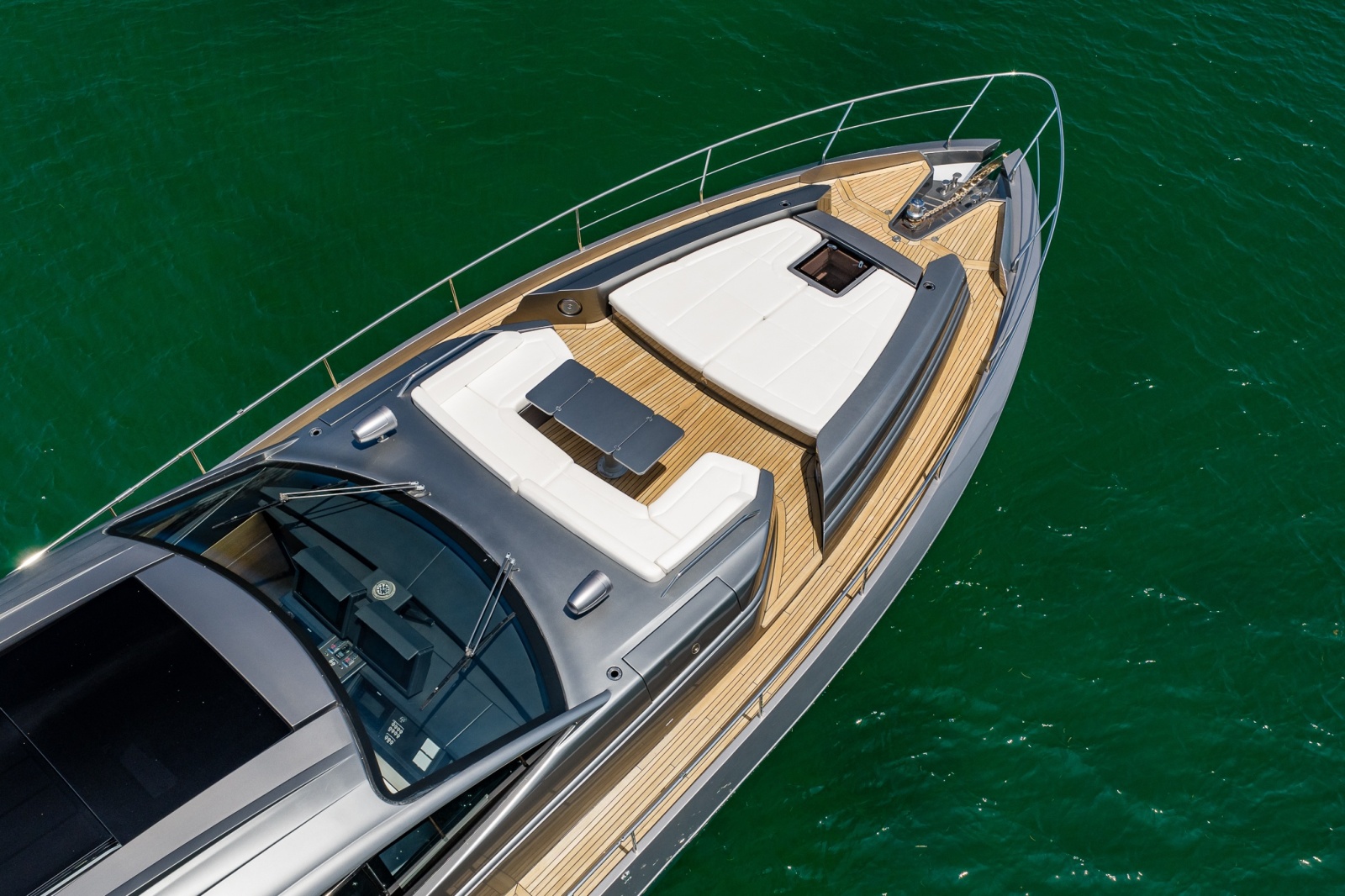 2019 Pershing 8X