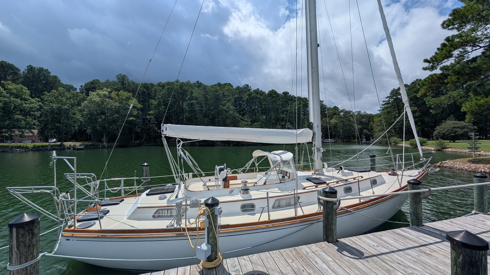 Pieces of Eight 41ft Bristol Yacht For Sale