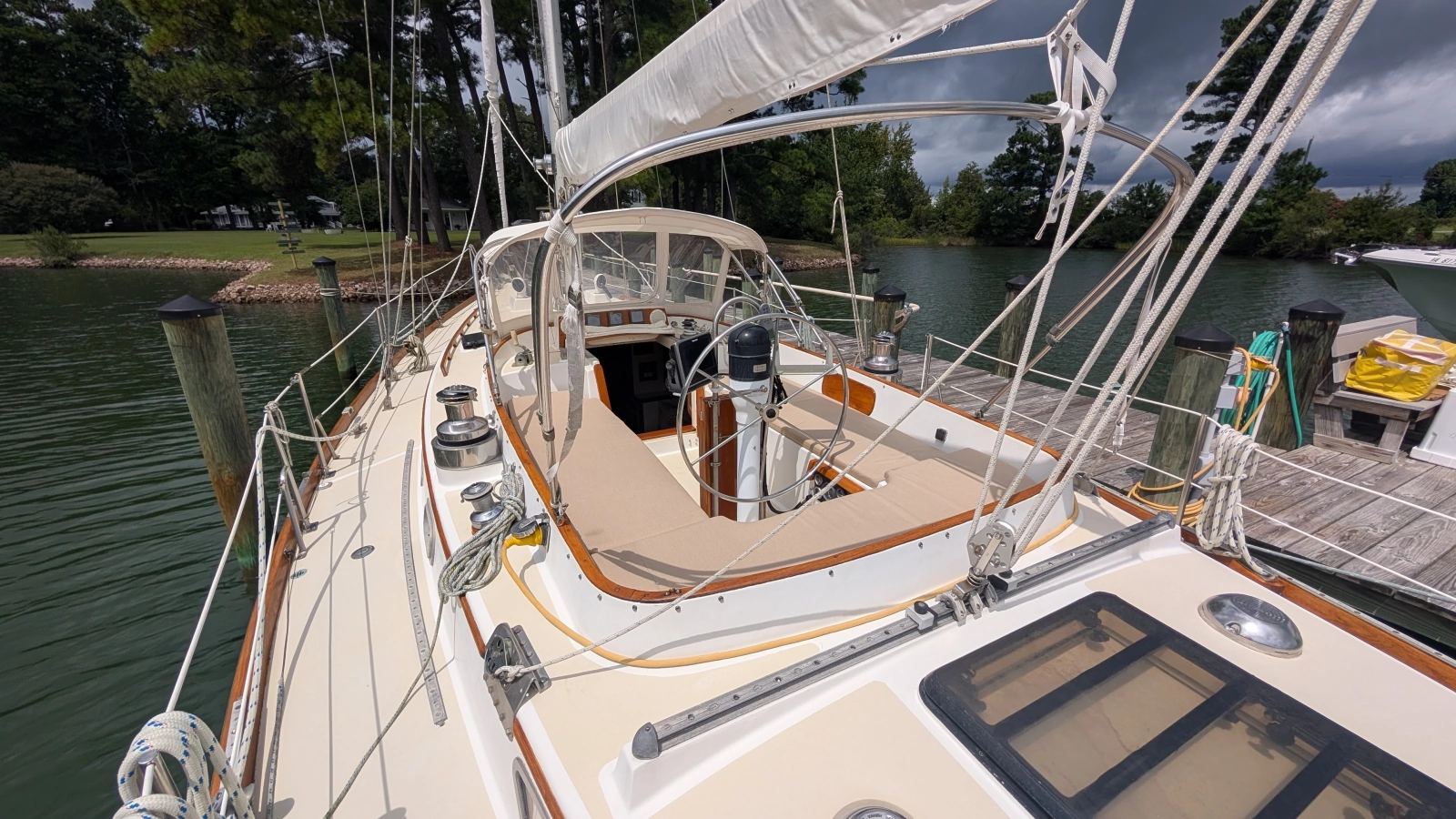 Pieces of Eight 41ft Bristol Yacht For Sale