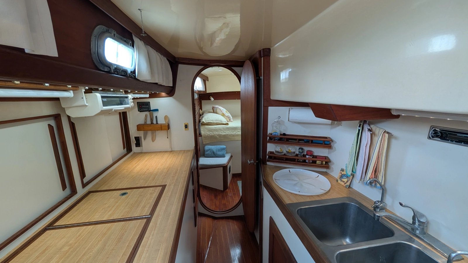 Pieces of Eight 41ft Bristol Yacht For Sale