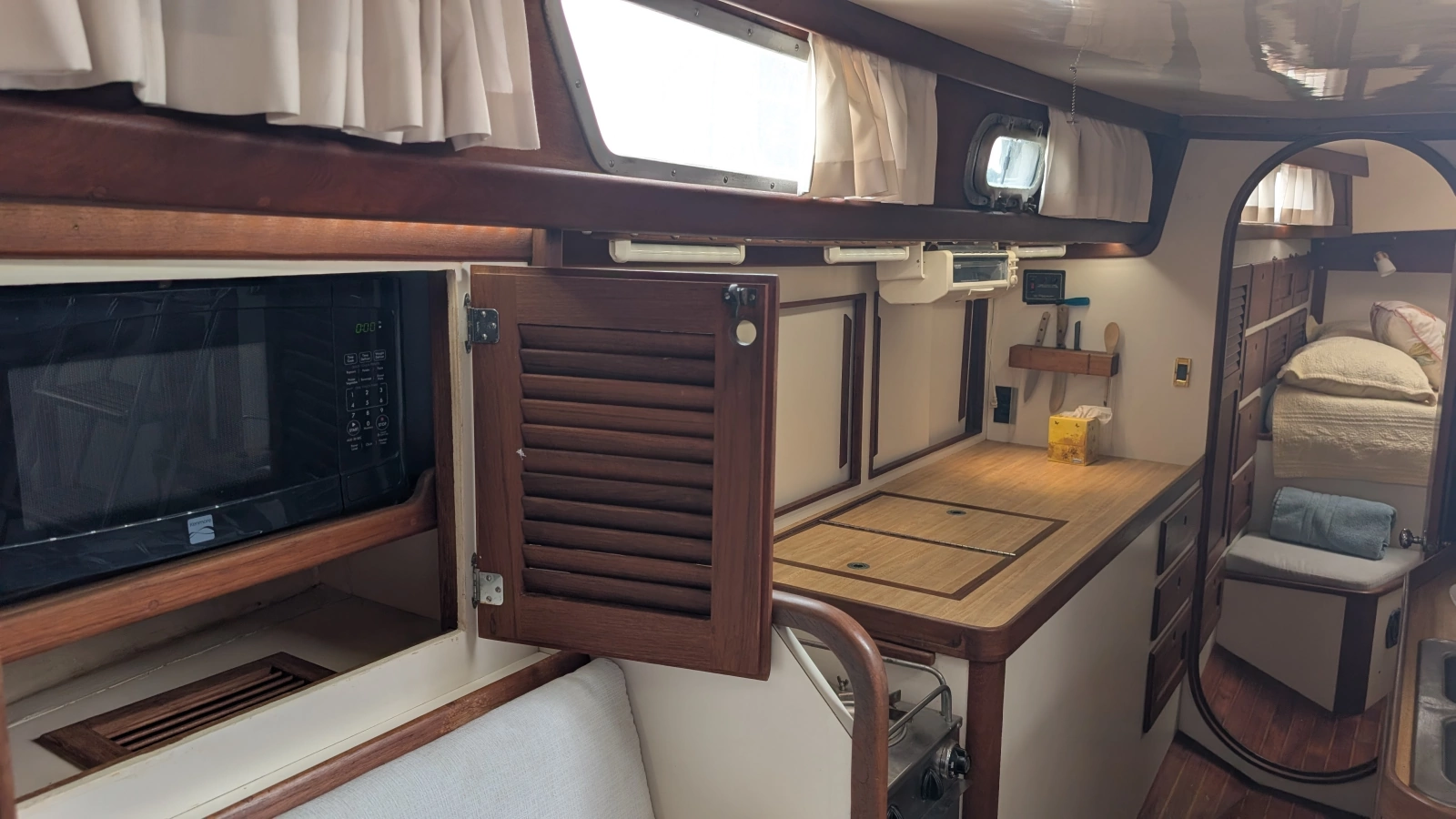 Pieces of Eight 41ft Bristol Yacht For Sale