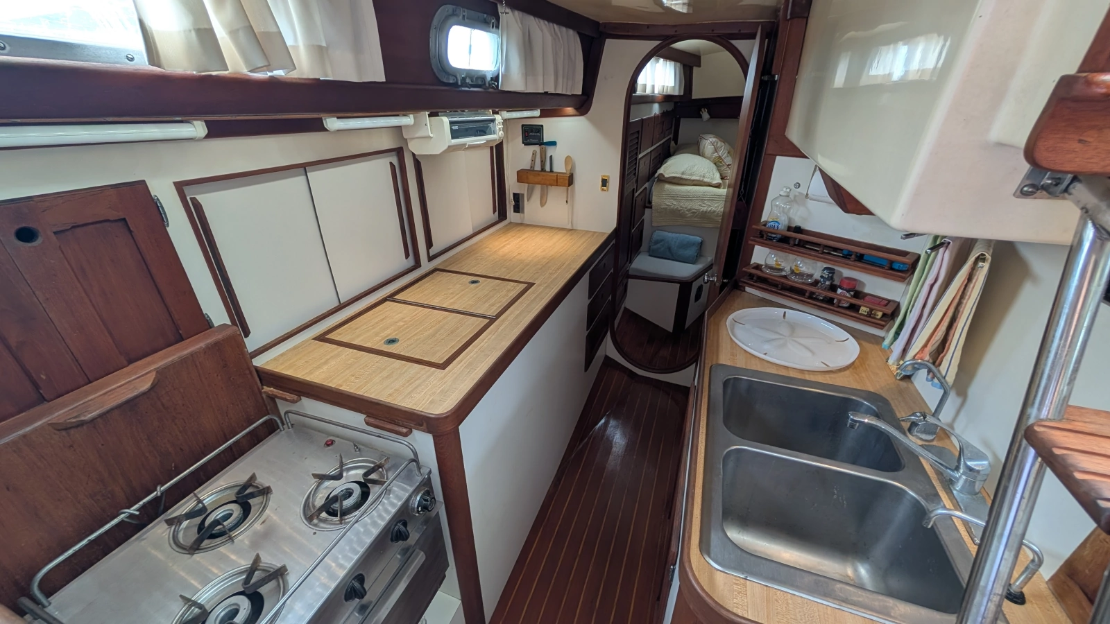 Pieces of Eight 41ft Bristol Yacht For Sale