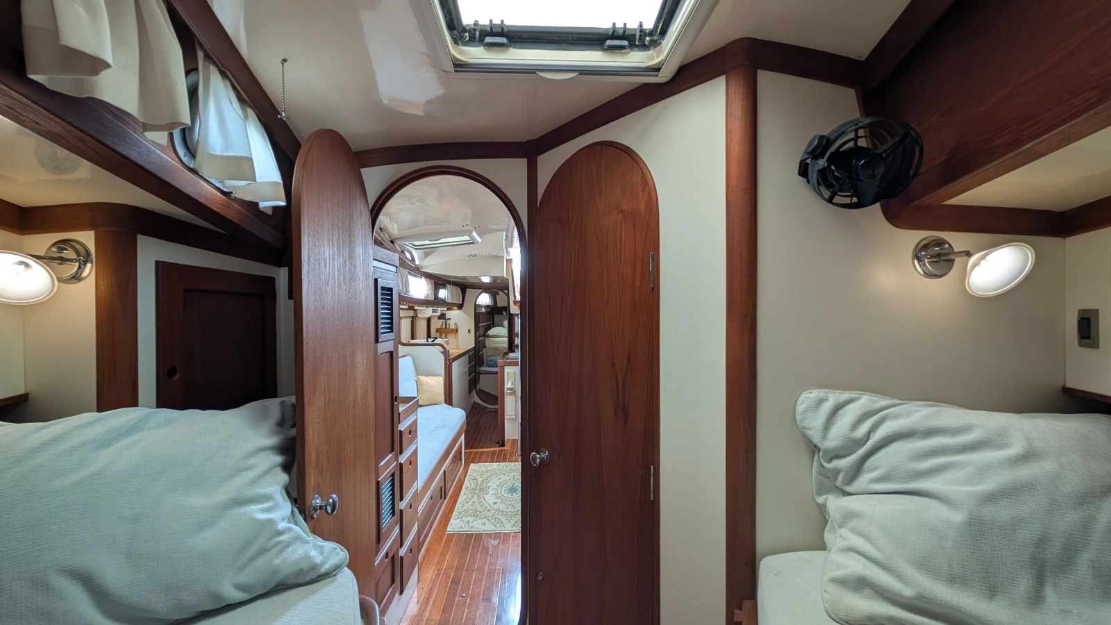 Pieces of Eight 41ft Bristol Yacht For Sale