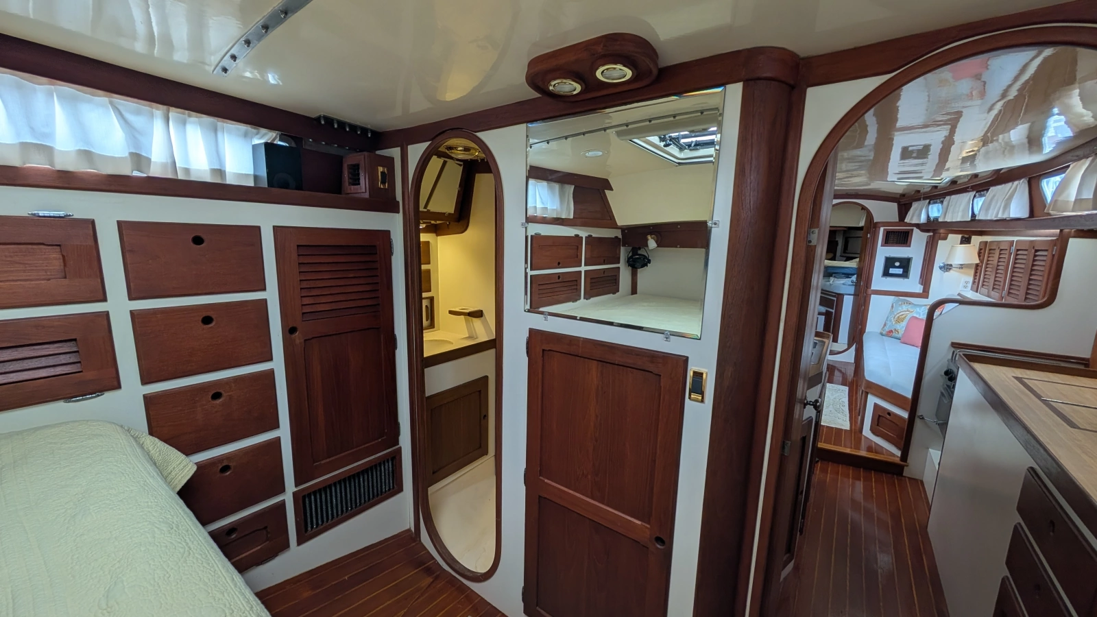 Pieces of Eight 41ft Bristol Yacht For Sale