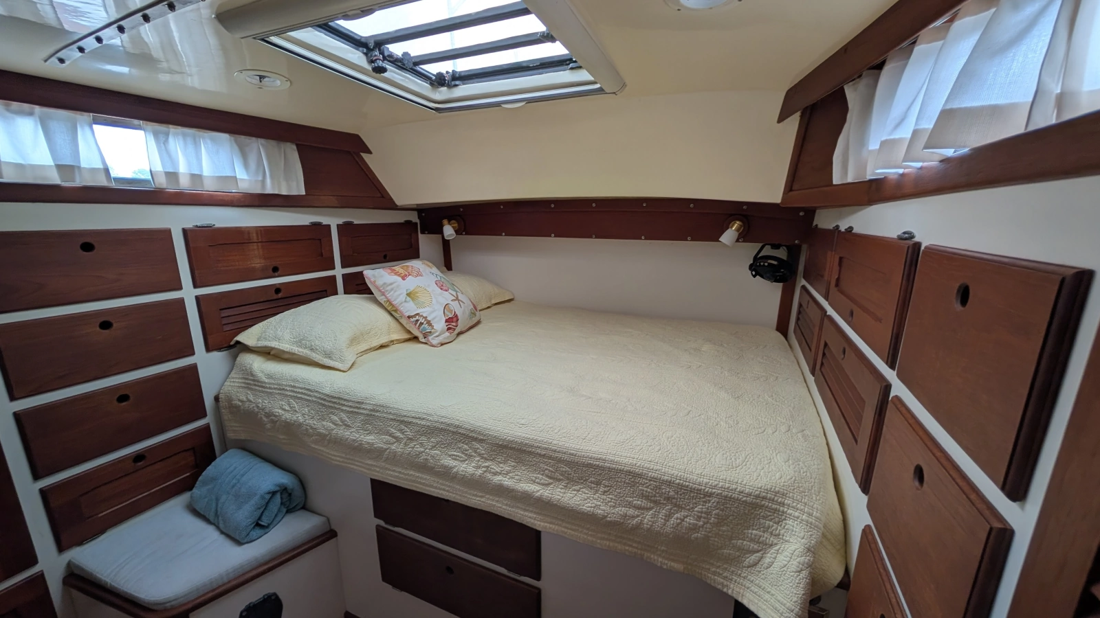 Pieces of Eight 41ft Bristol Yacht For Sale