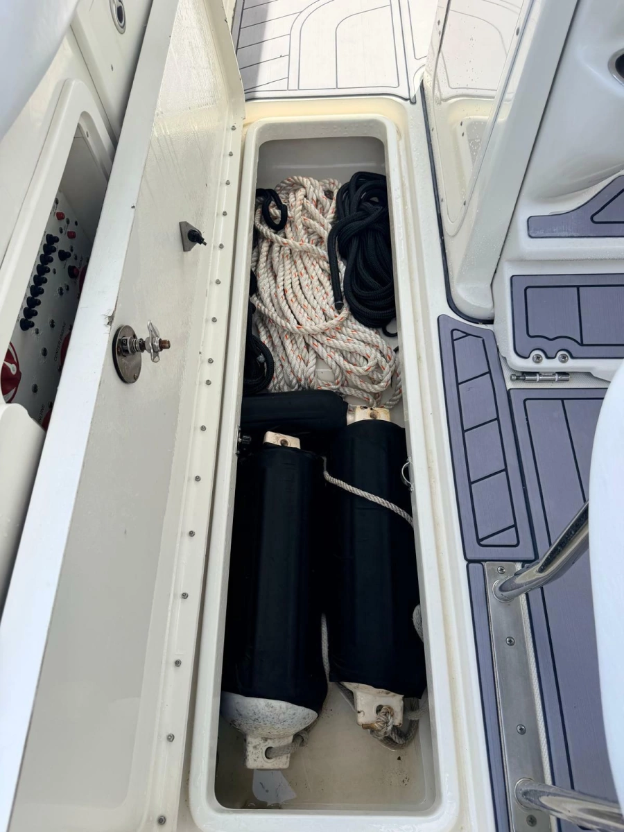 2005 Hydra-Sports 3300 VX