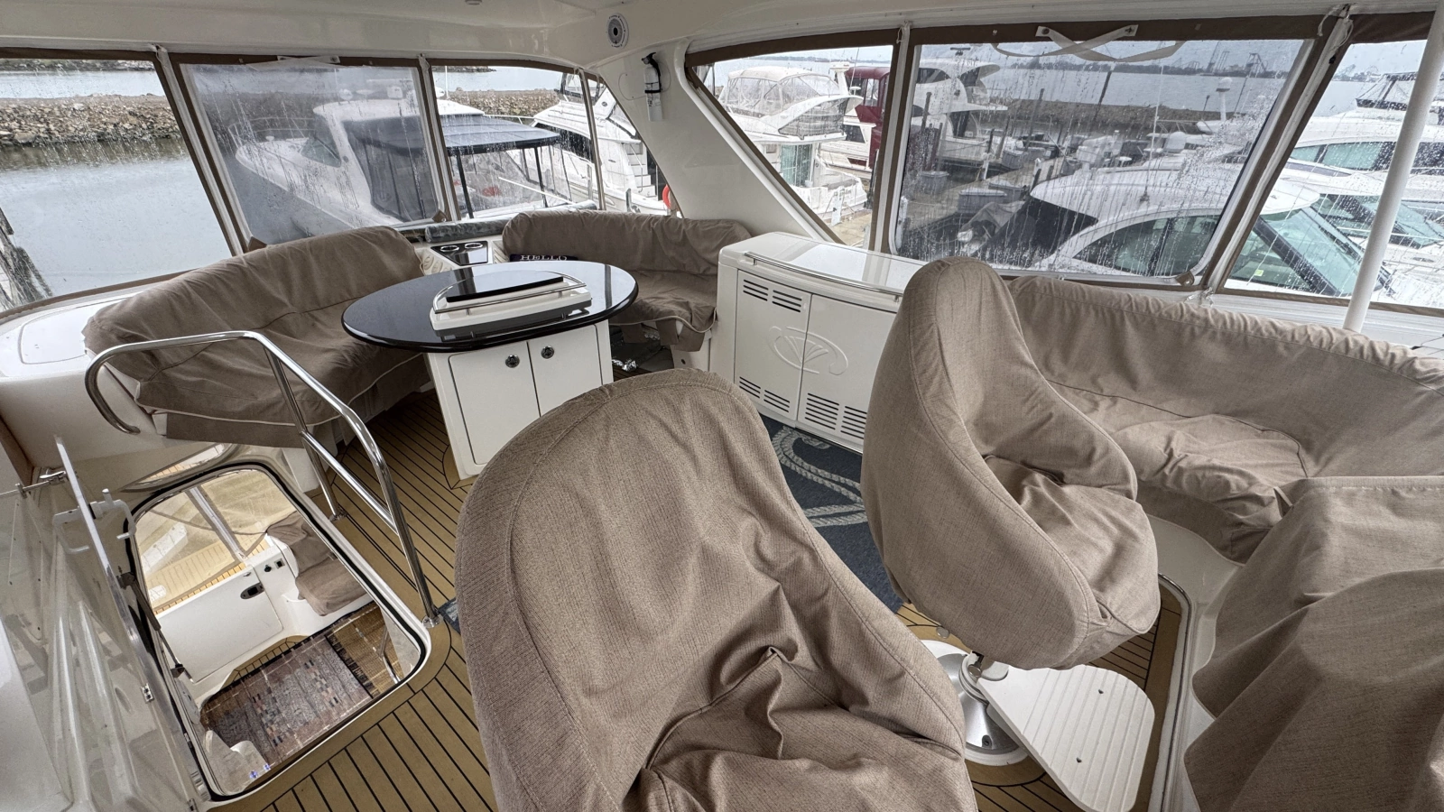 2009 Silverton 52 Ovation