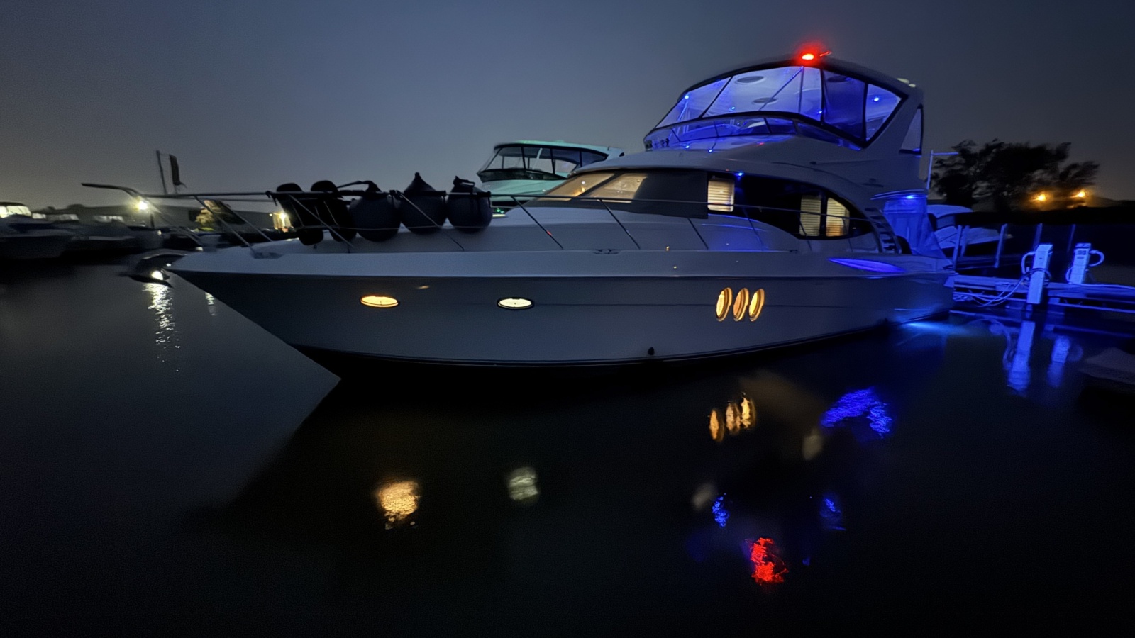 2009 Silverton 52 Ovation
