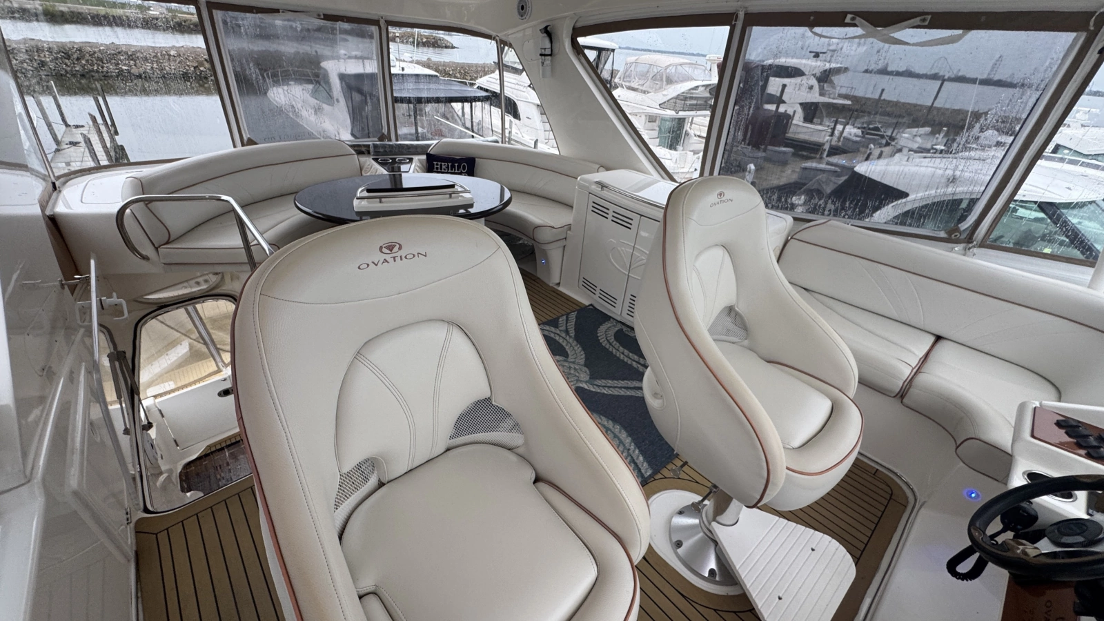 2009 Silverton 52 Ovation