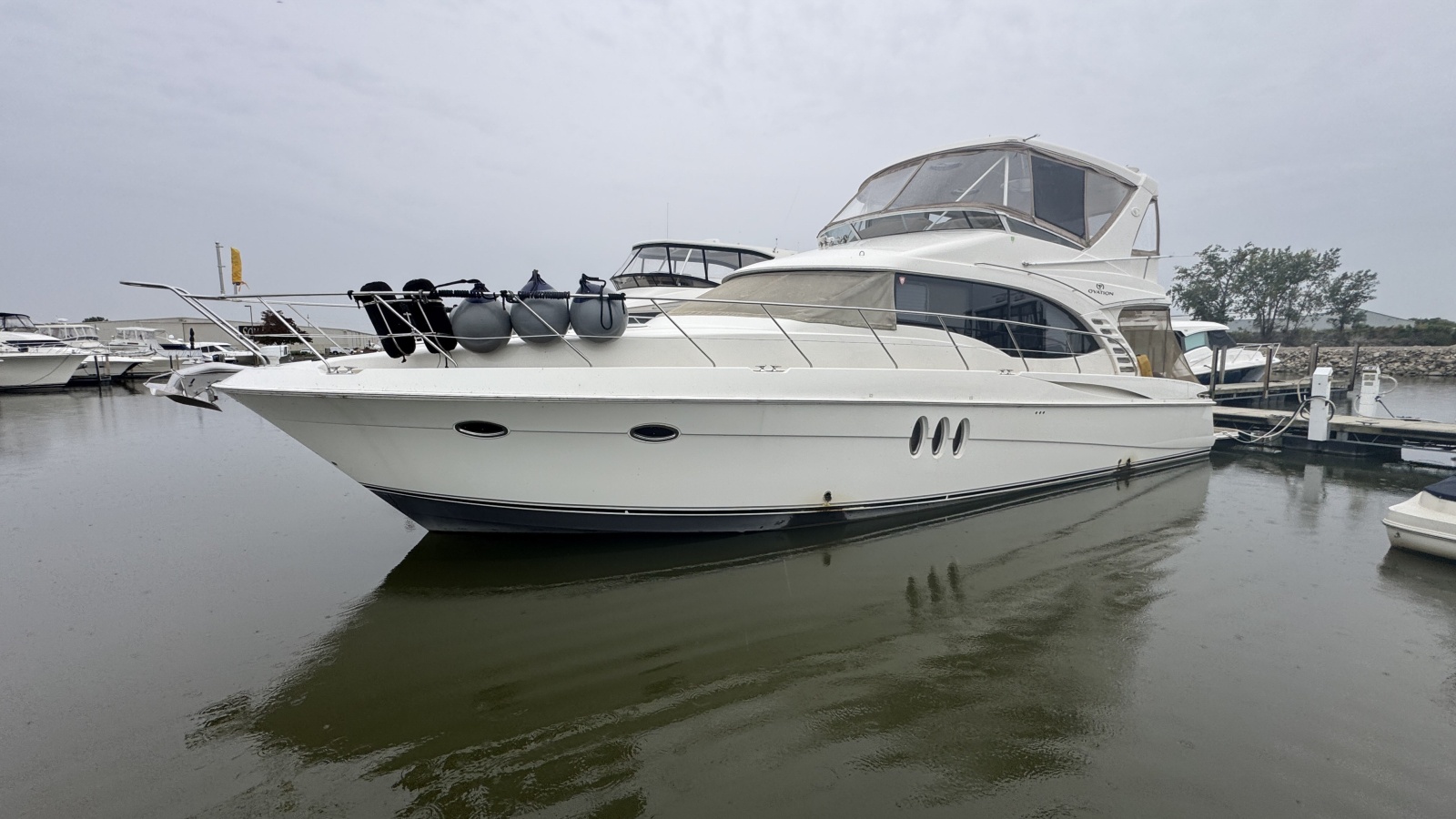 2009 Silverton 52 Ovation