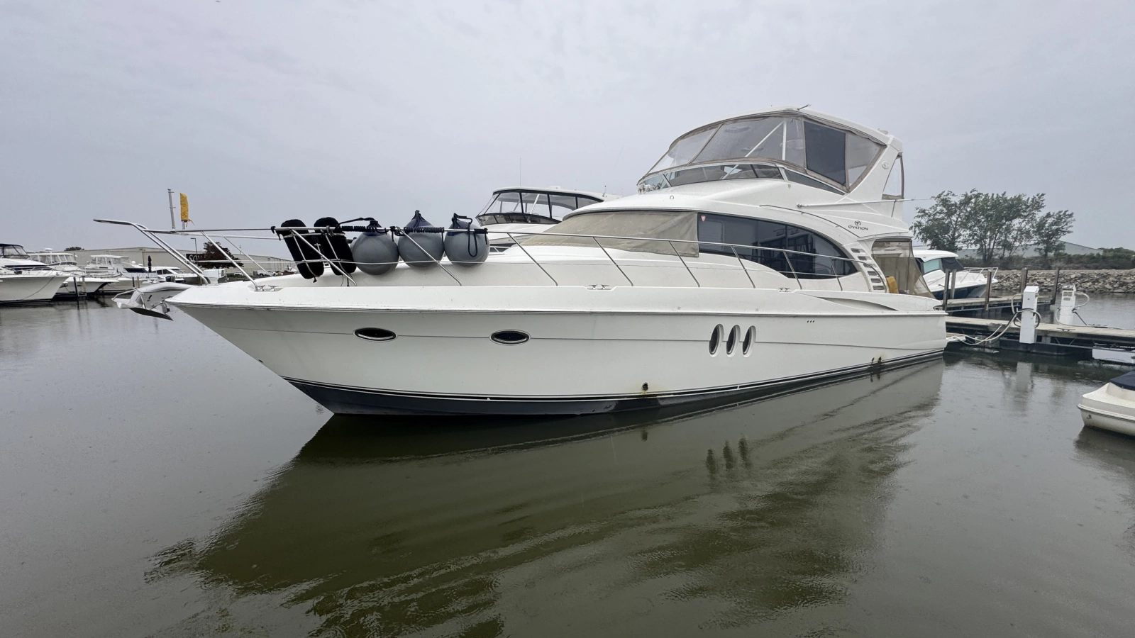 2009 Silverton 52 Ovation