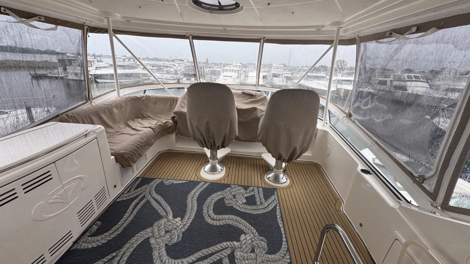 2009 Silverton 52 Ovation