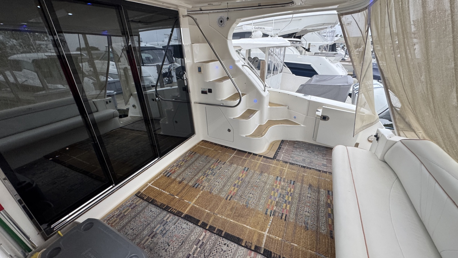 2009 Silverton 52 Ovation