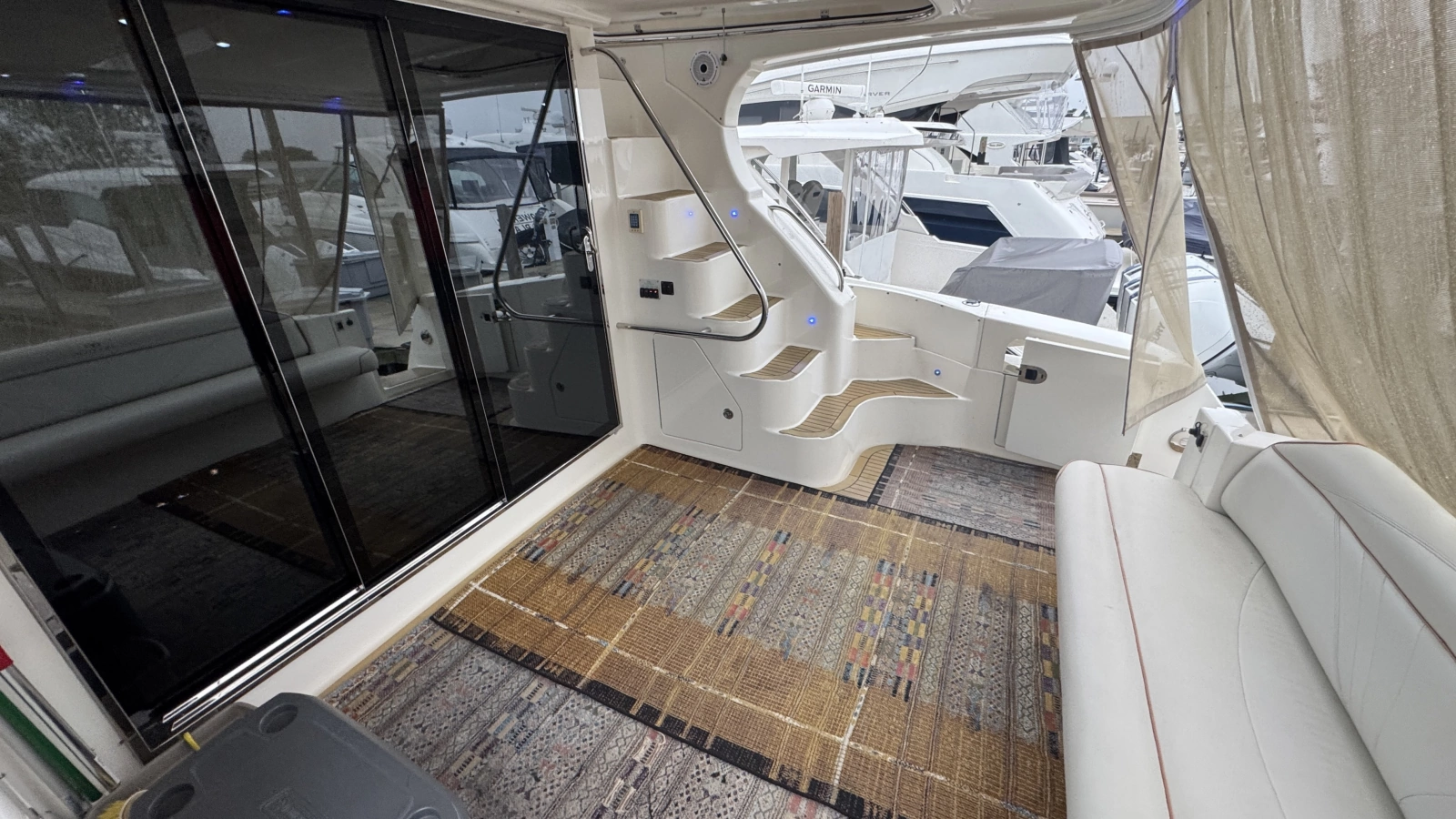 2009 Silverton 52 Ovation