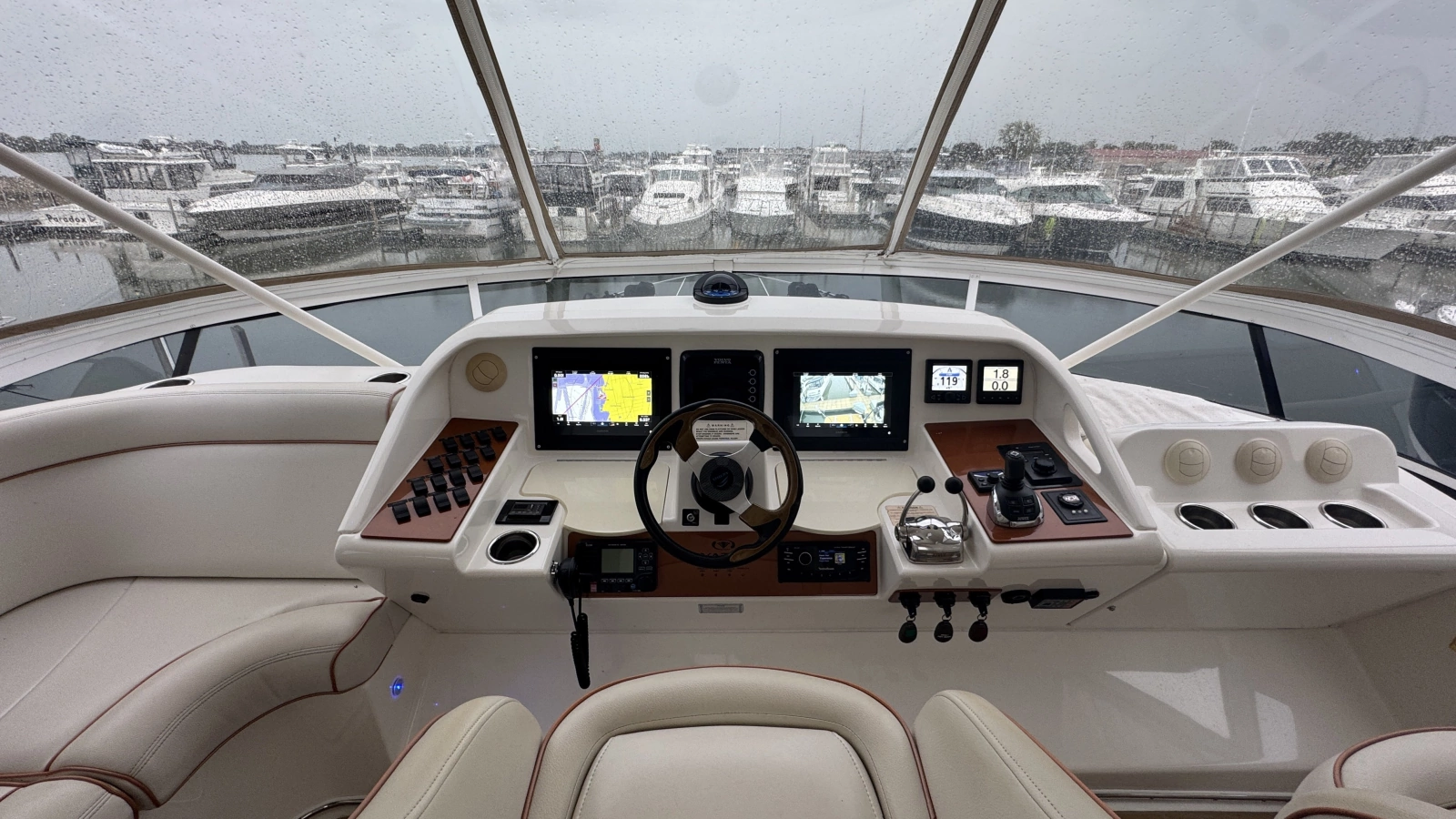 2009 Silverton 52 Ovation