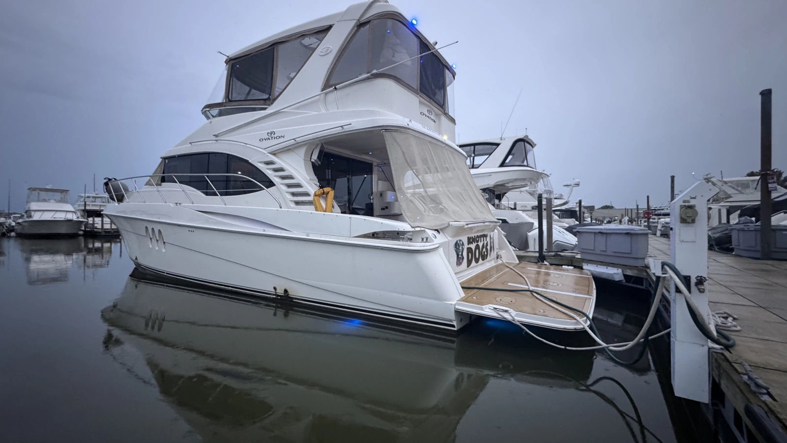 2009 Silverton 52 Ovation