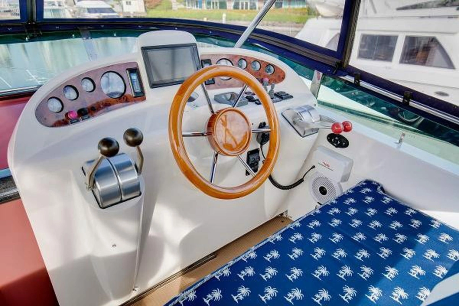 Flybridge Helm