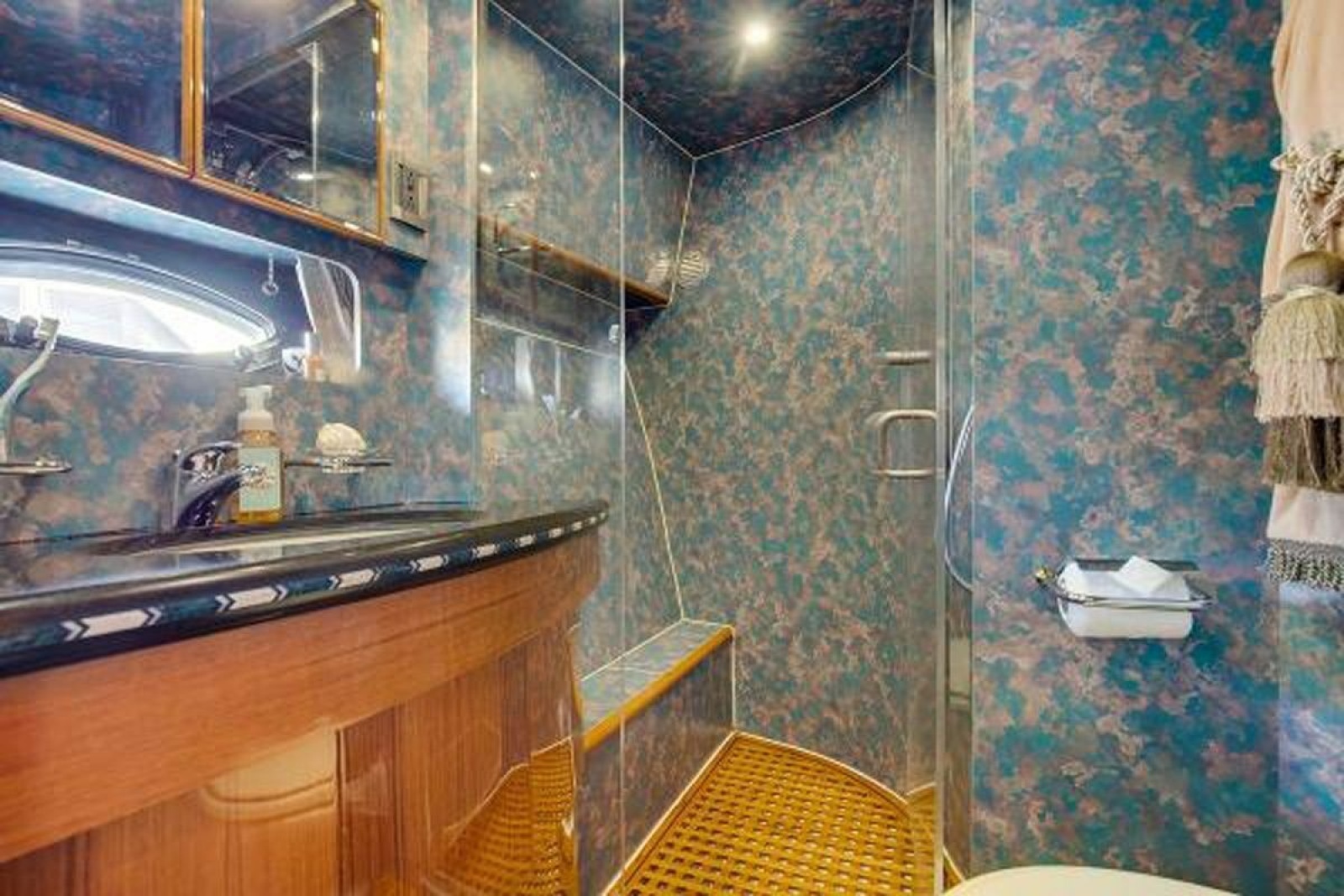 Master Stateroom Head