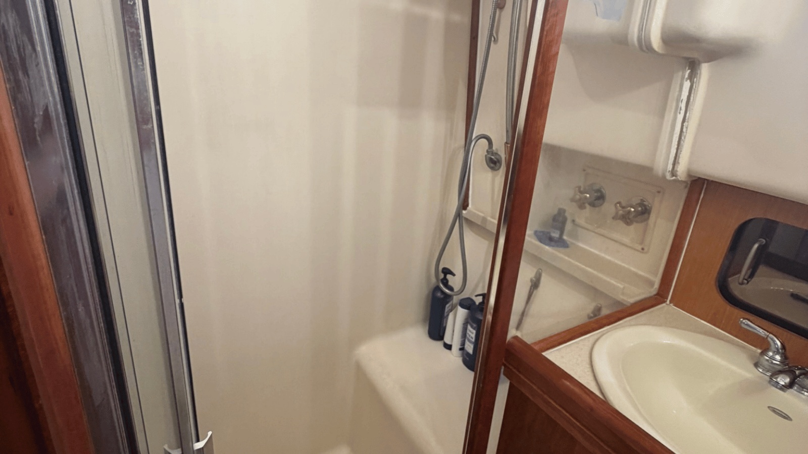 2006 Mainship 430