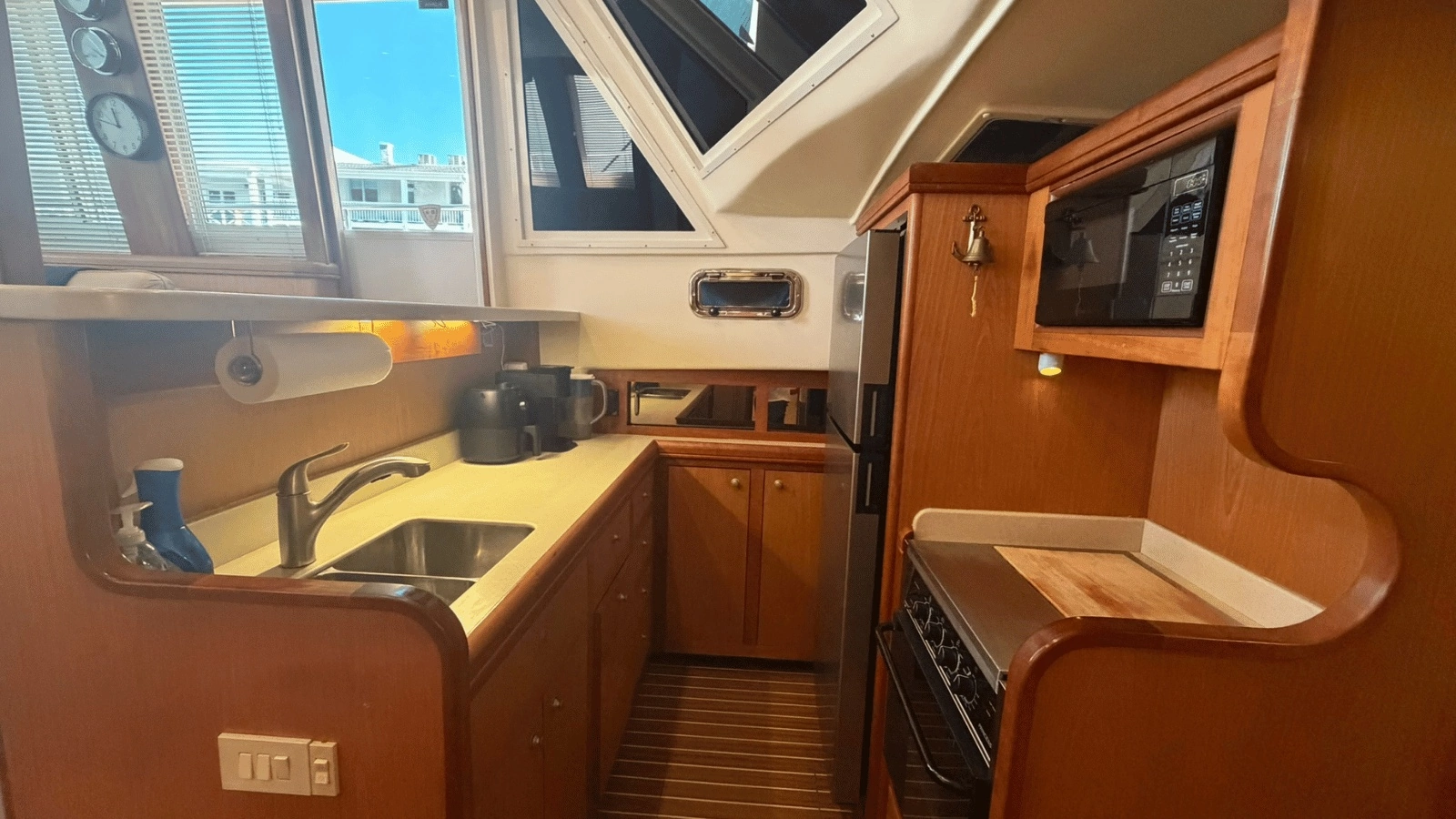 2006 Mainship 430