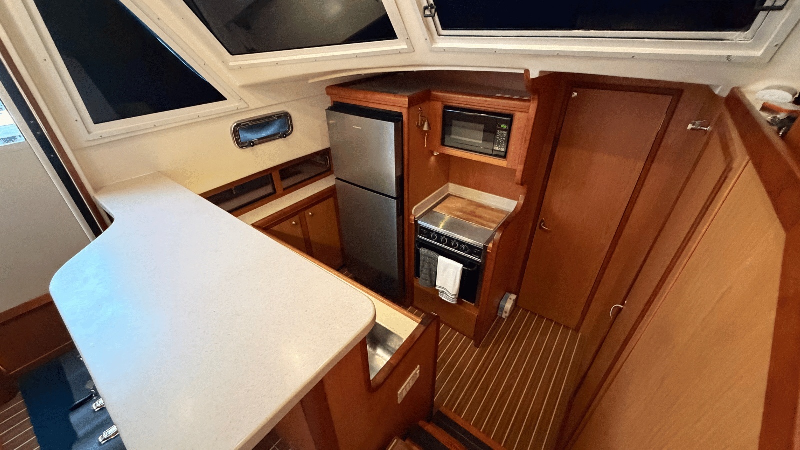 2006 Mainship 430