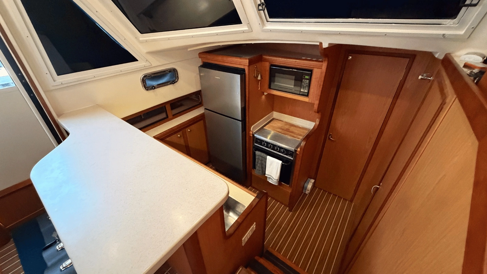 2006 Mainship 430
