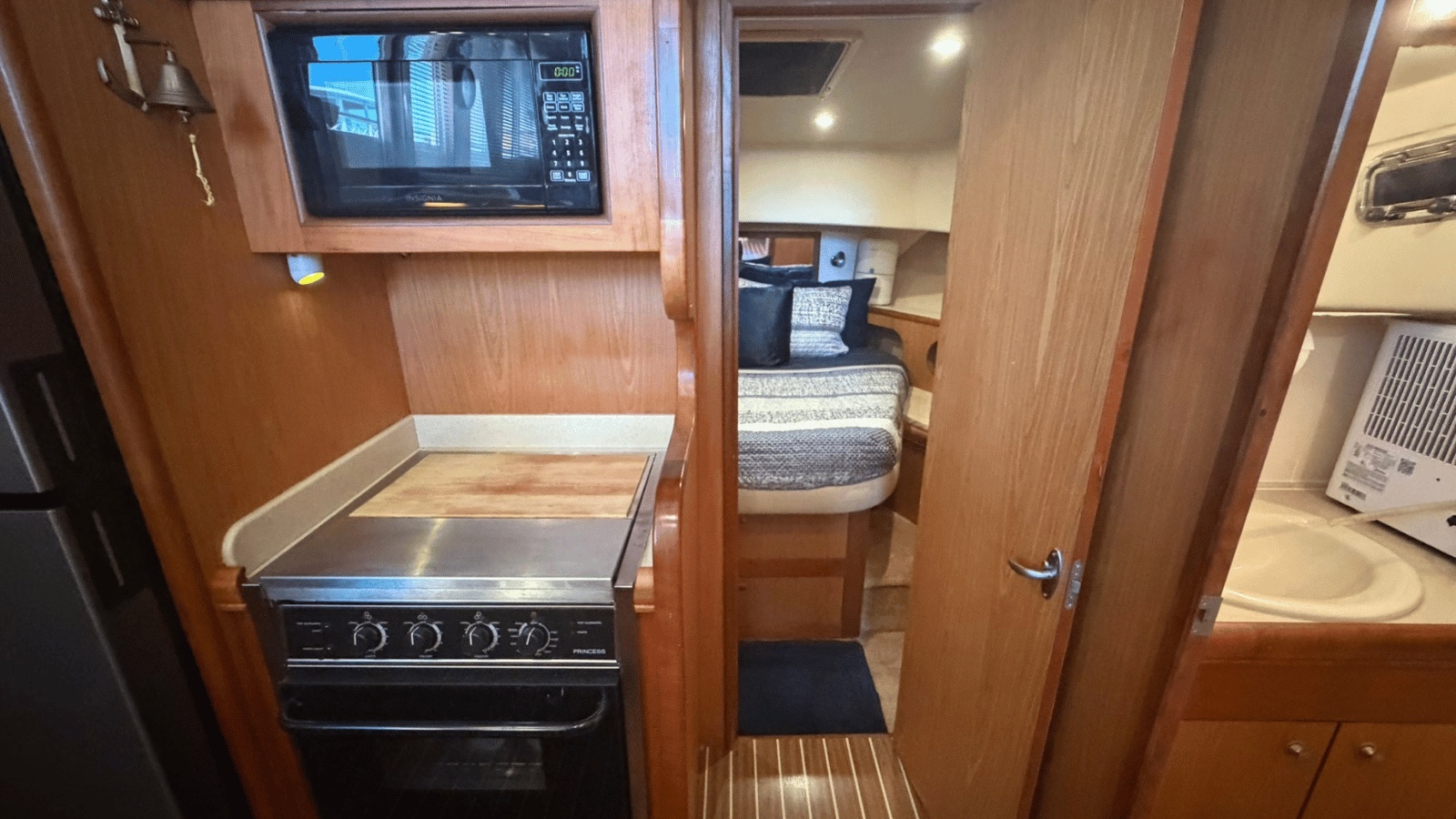 2006 Mainship 430