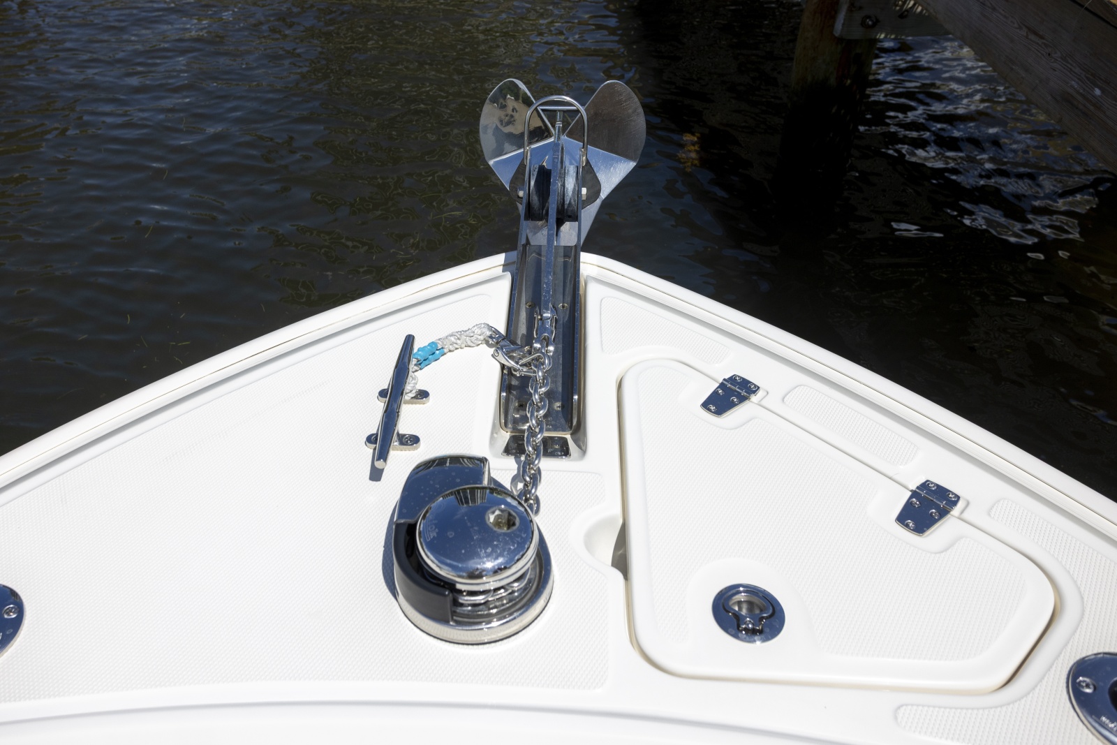 2021 Boston Whaler 230 OUTRAGE
