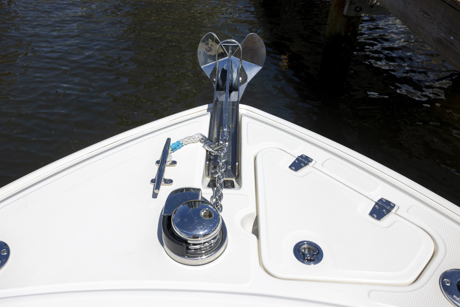 2021 Boston Whaler 230 OUTRAGE