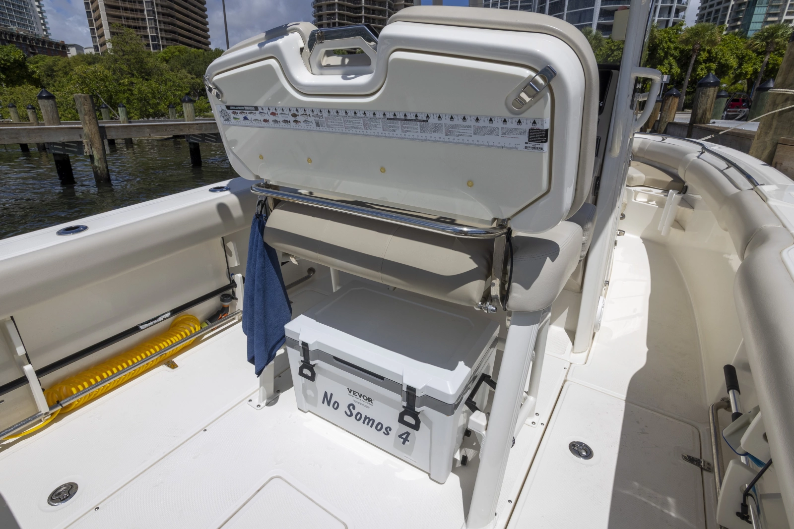 2021 Boston Whaler 230 OUTRAGE