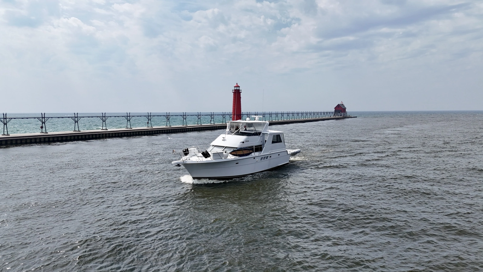1999 Hatteras 52 Cockpit Motor Yacht