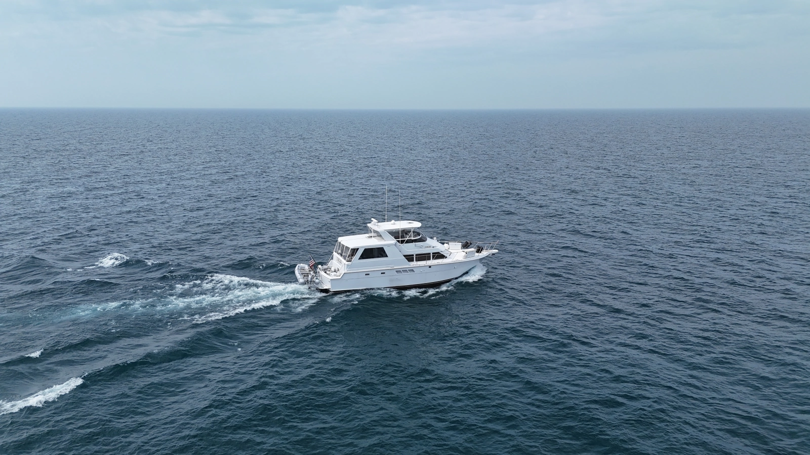 1999 Hatteras 52 Cockpit Motor Yacht