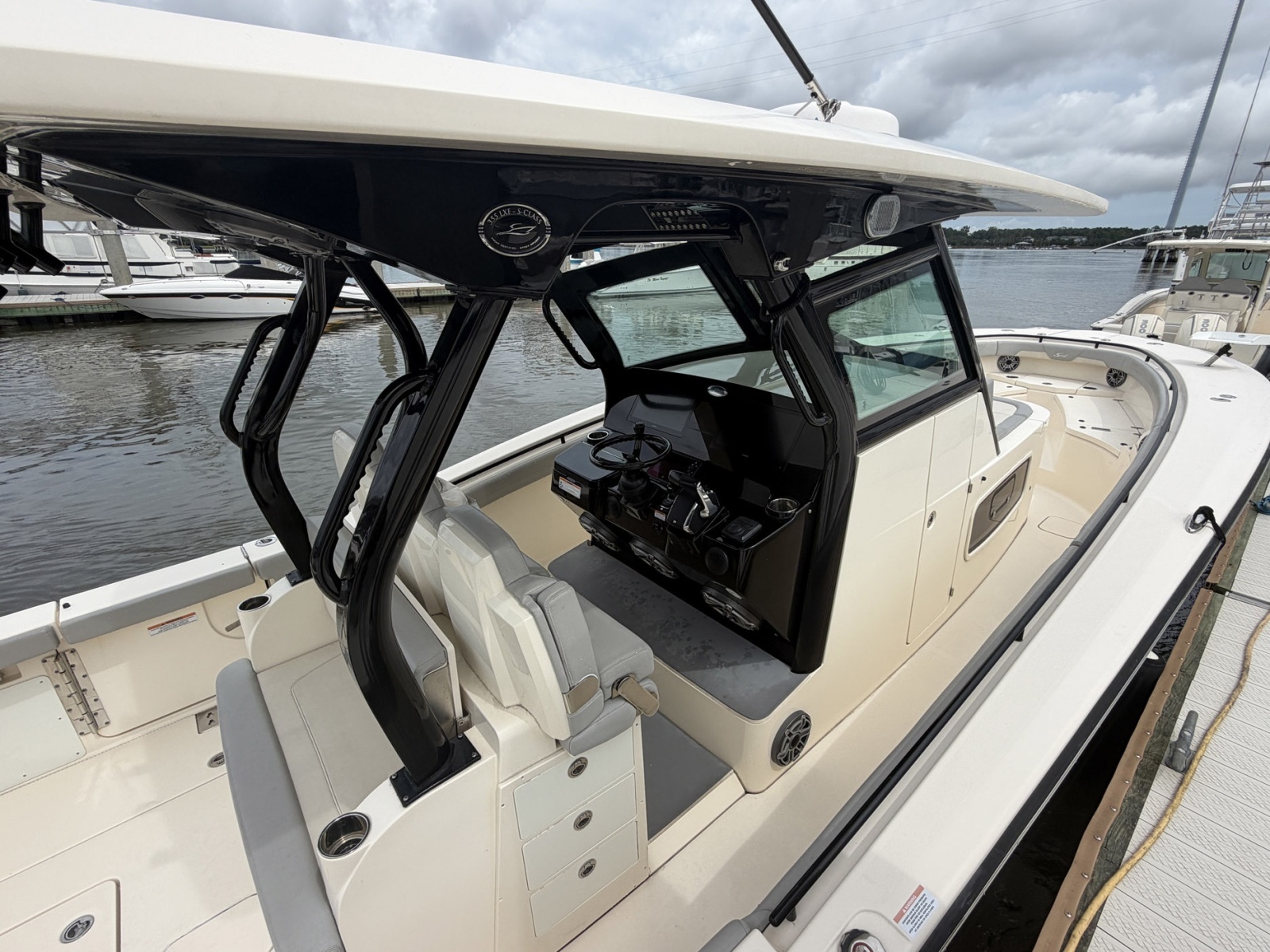 2023 Scout 355 LXF