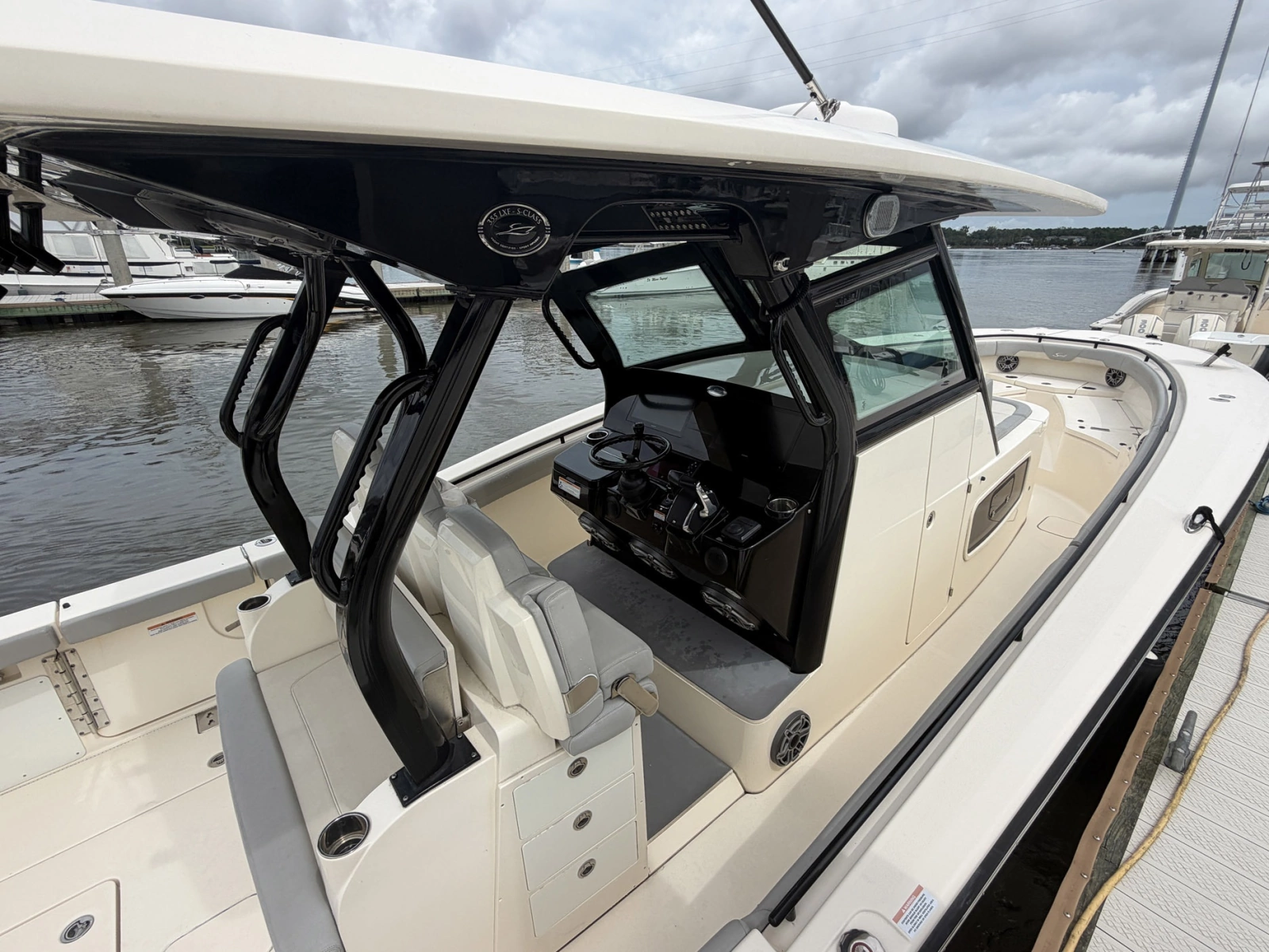 2023 Scout 355 LXF