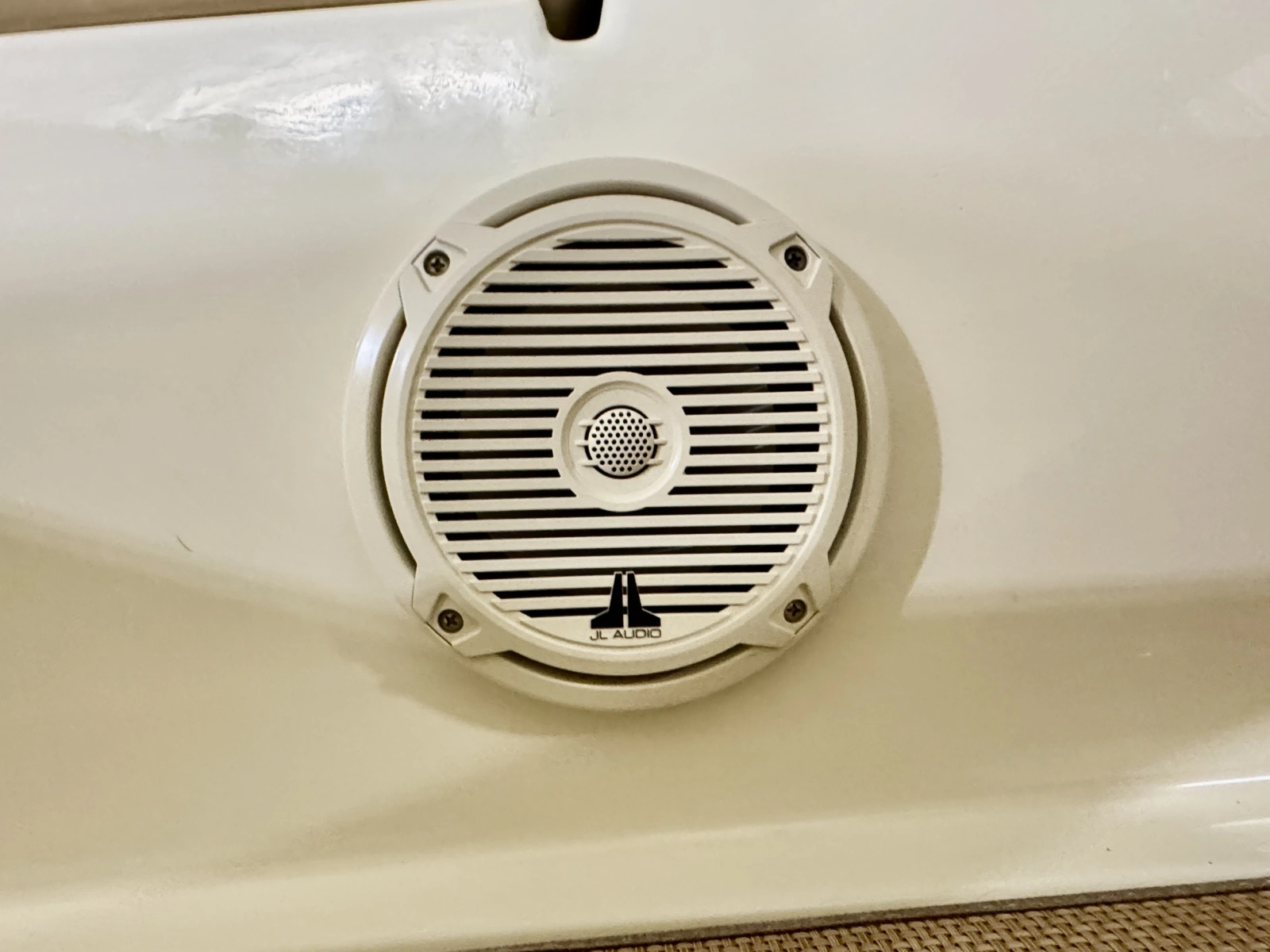 2016 Chris-Craft Carina 21