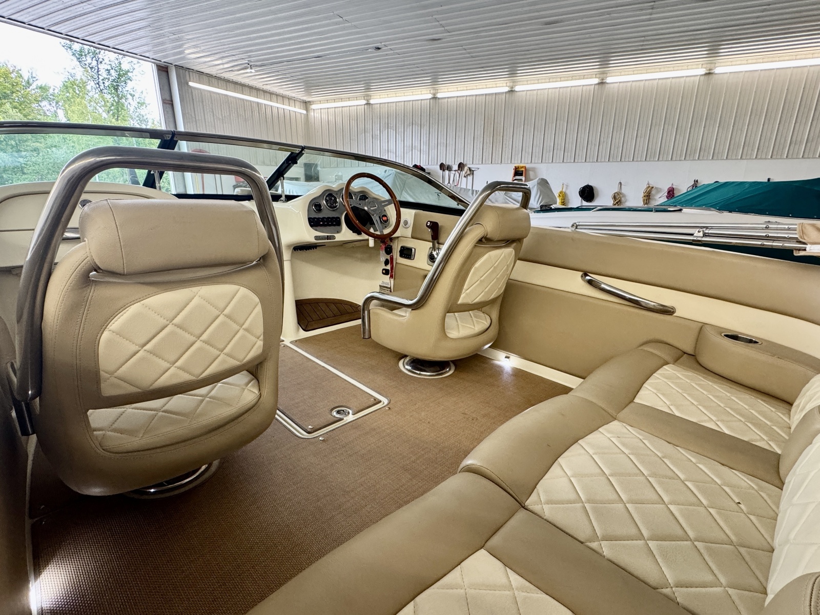 2016 Chris-Craft Carina 21