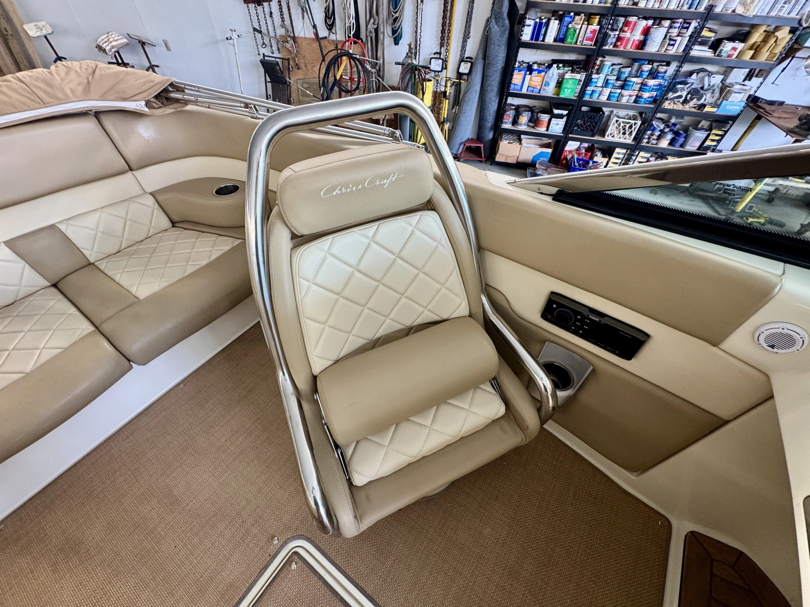 2016 Chris-Craft Carina 21