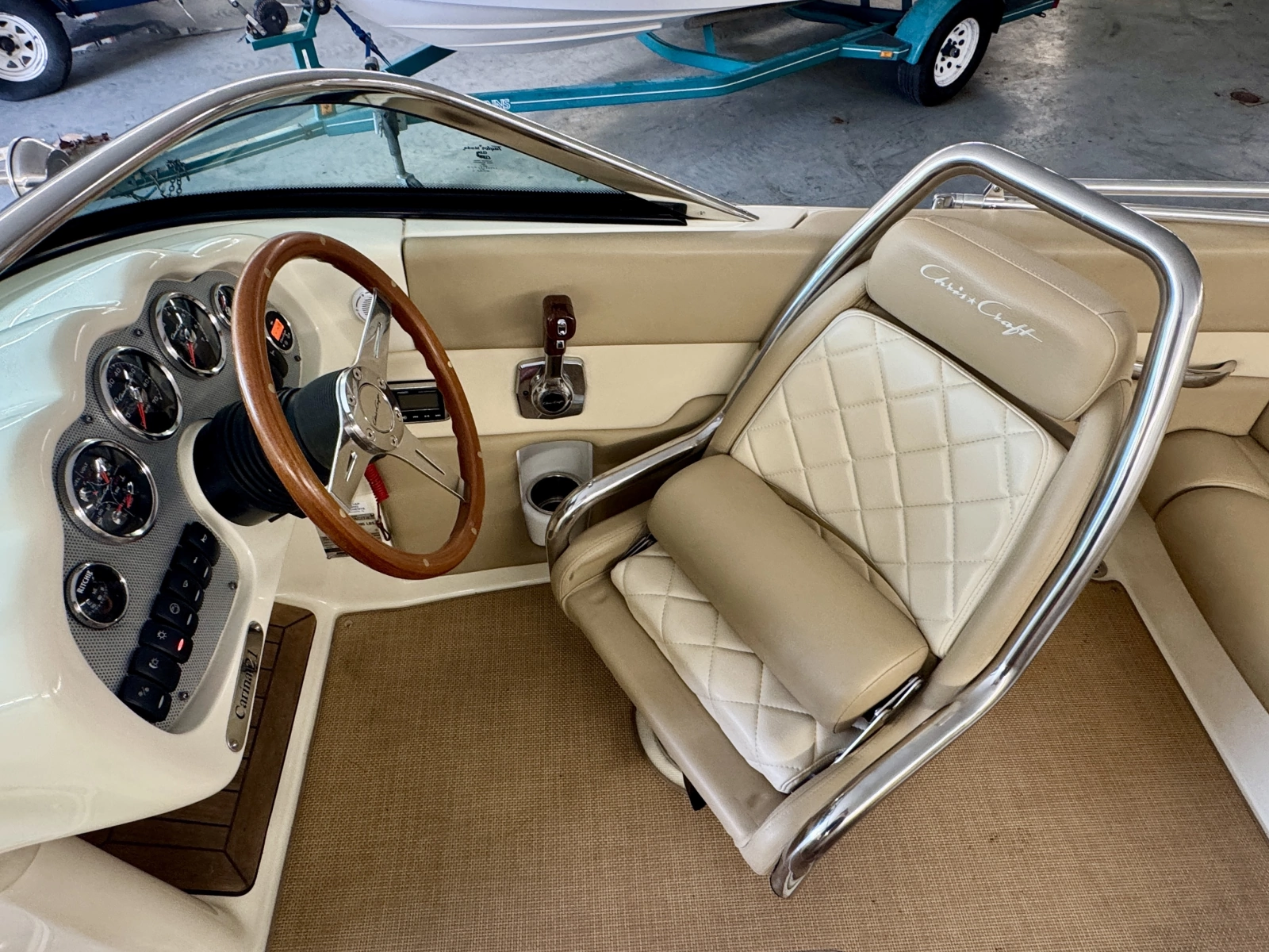 2016 Chris-Craft Carina 21