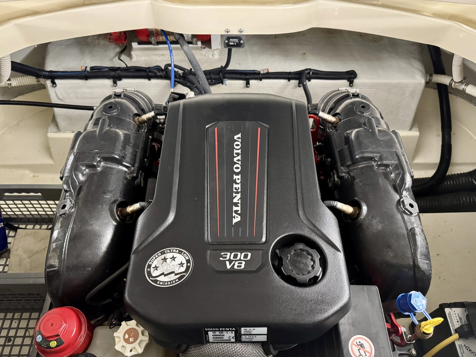 2016 Chris-Craft Carina 21