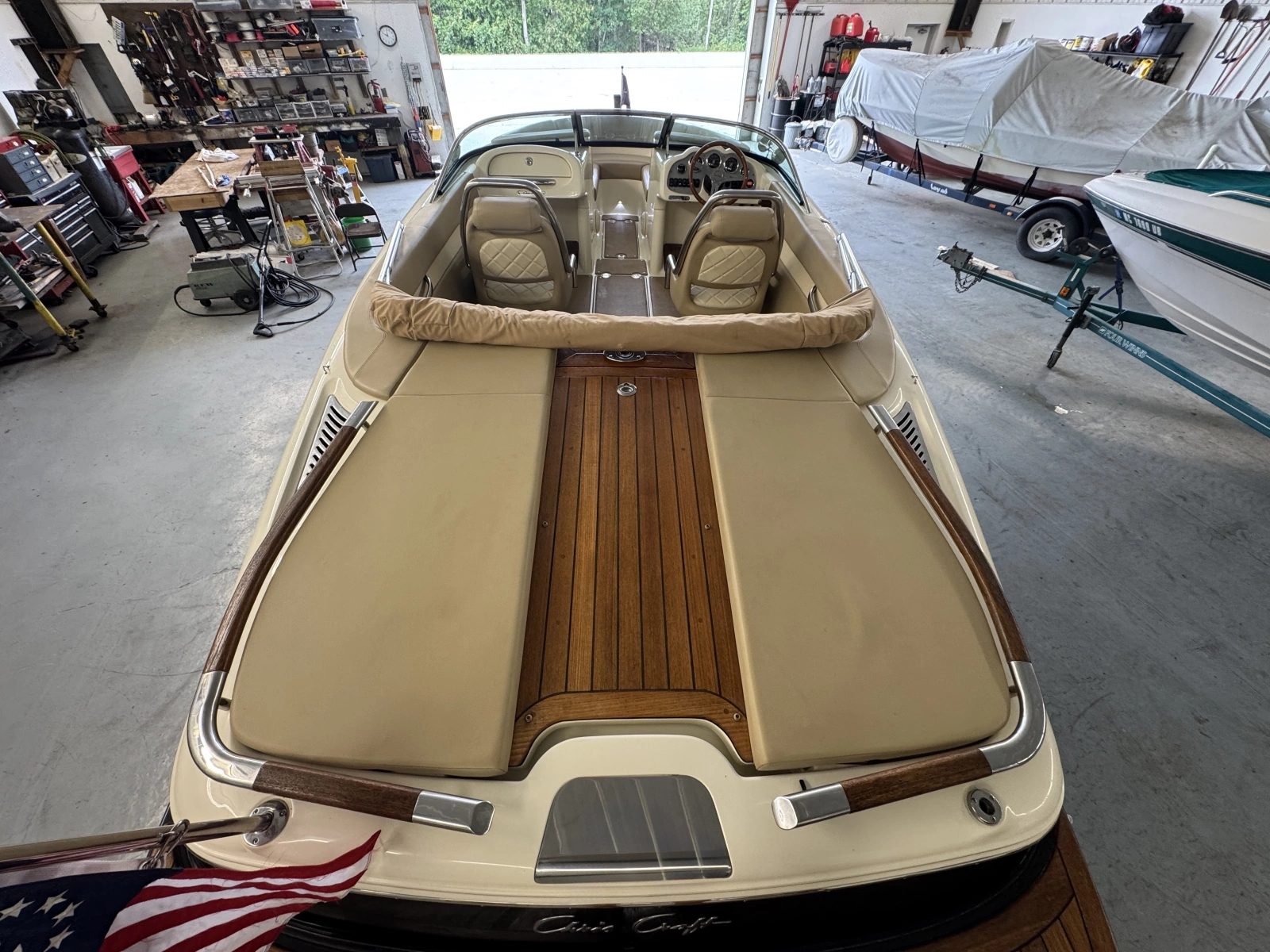 2016 Chris-Craft Carina 21