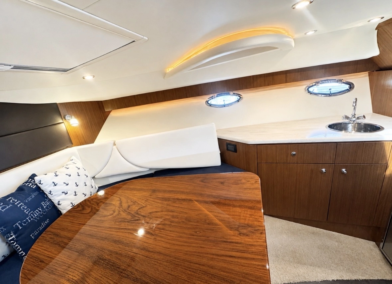 2015 Tiara Yachts 3100 Coronet