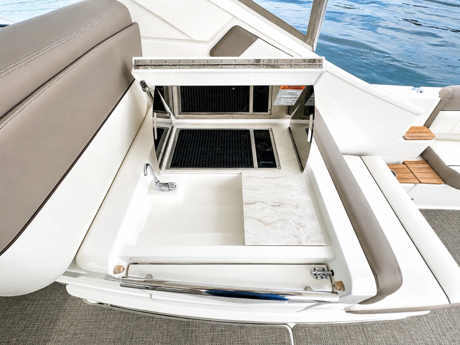 2015 Tiara Yachts 3100 Coronet
