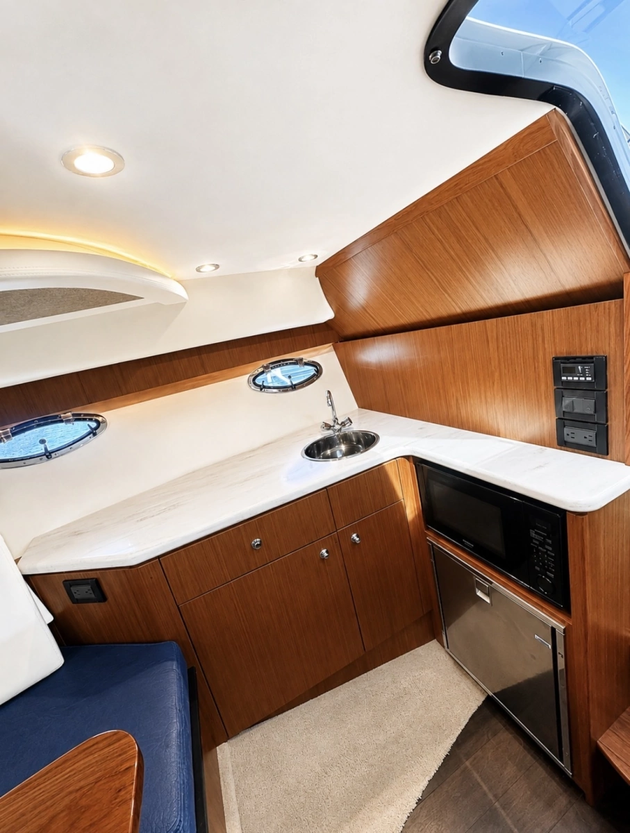 2015 Tiara Yachts 3100 Coronet