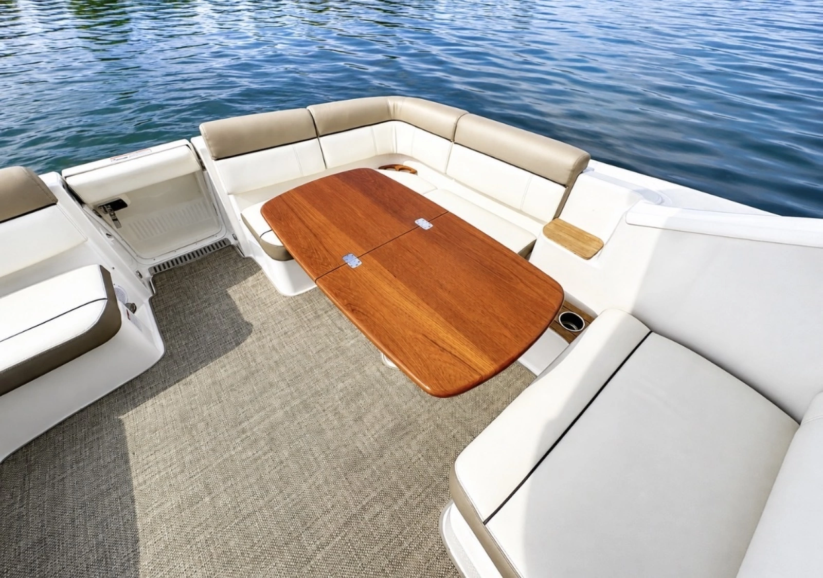 2015 Tiara Yachts 3100 Coronet