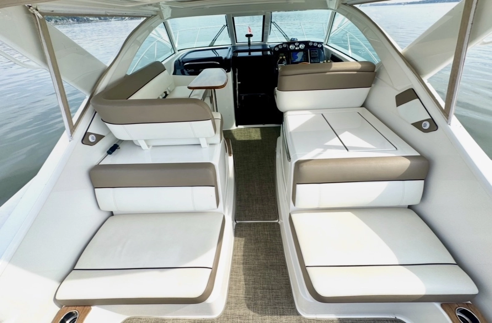 2015 Tiara Yachts 3100 Coronet