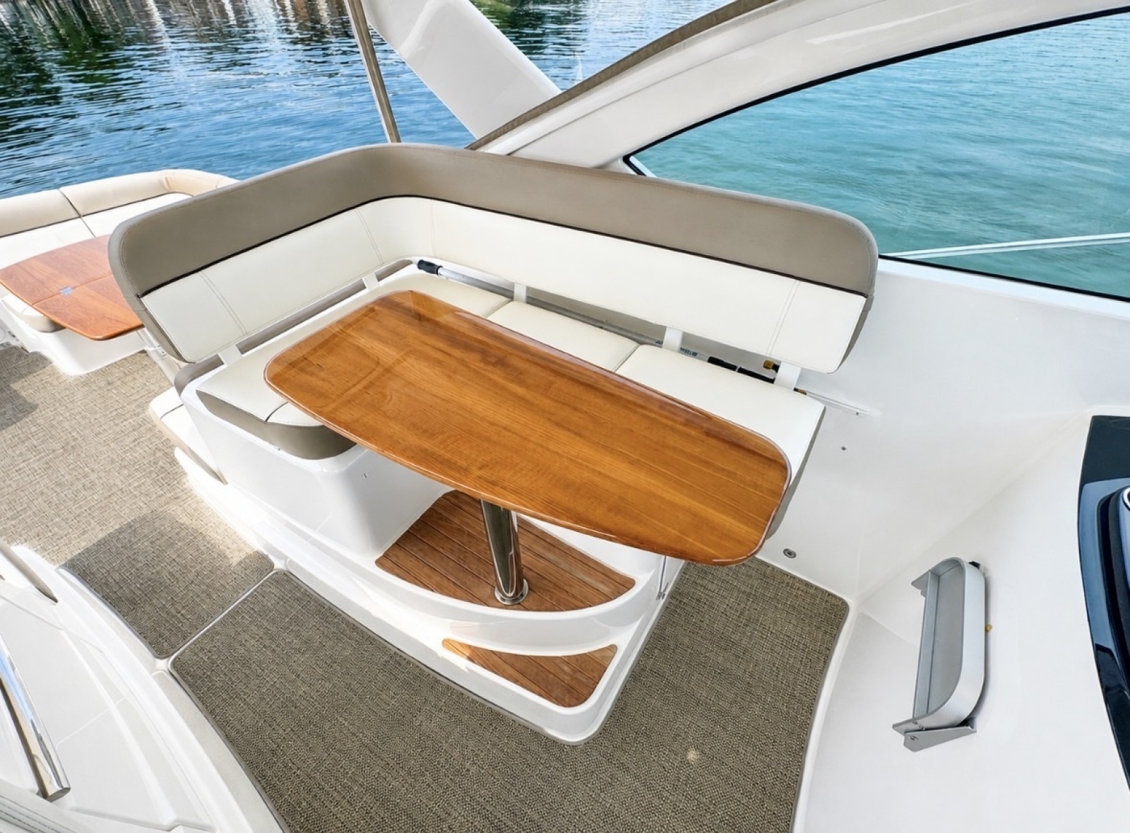 2015 Tiara Yachts 3100 Coronet