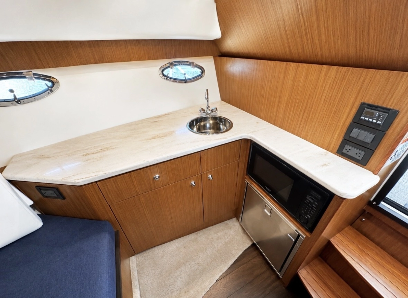2015 Tiara Yachts 3100 Coronet