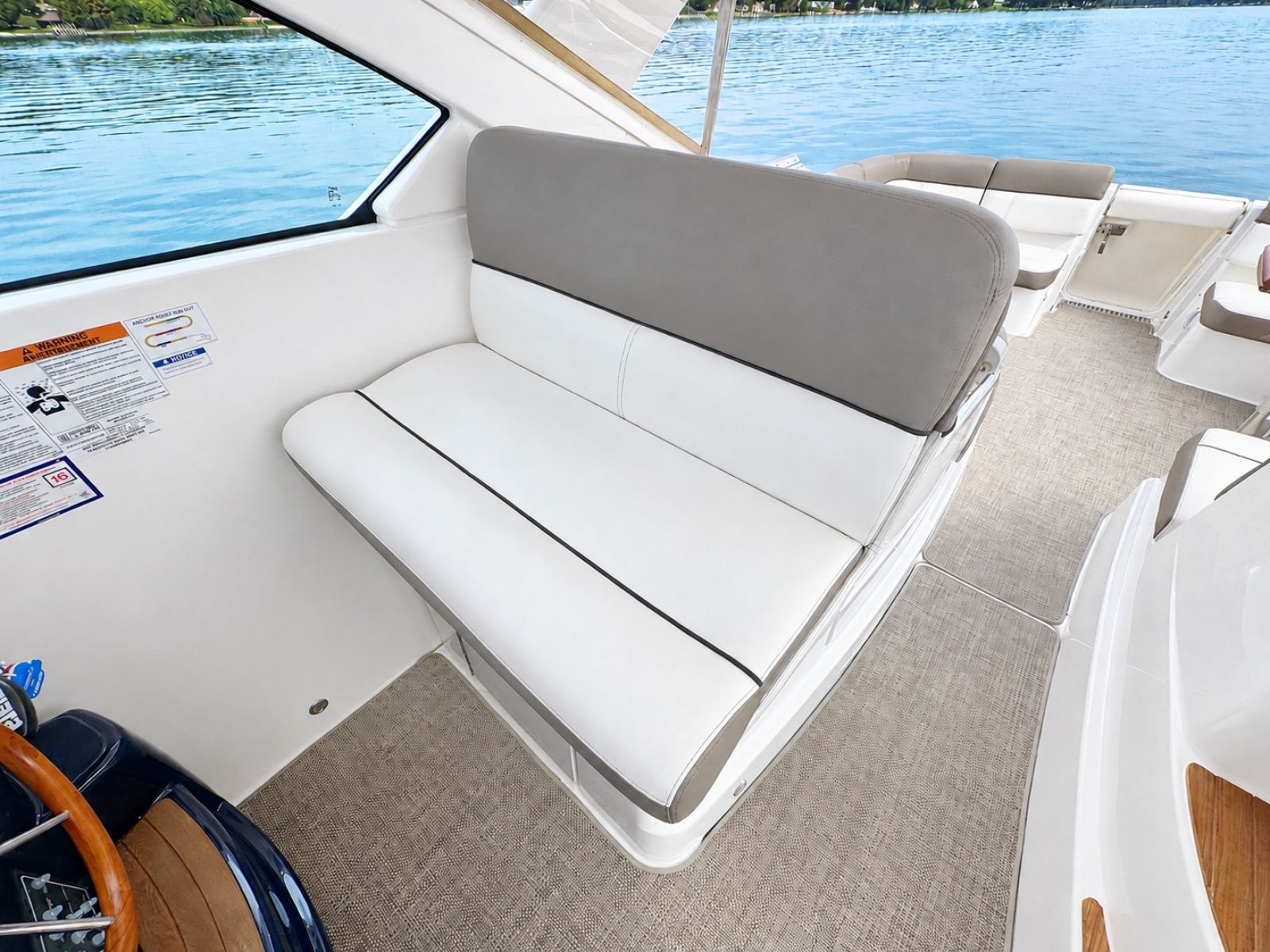 2015 Tiara Yachts 3100 Coronet